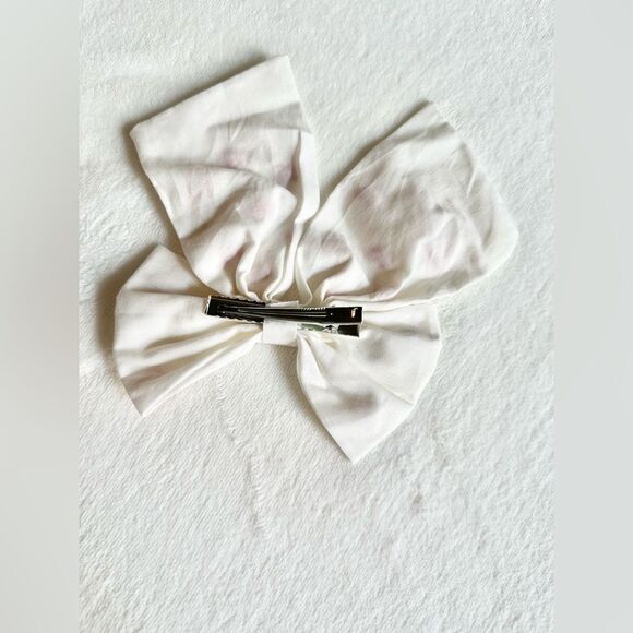 Valentines White bow with red bows - Picture 6 of 7